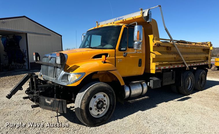 2005 International 7400 dump truck - EN5163