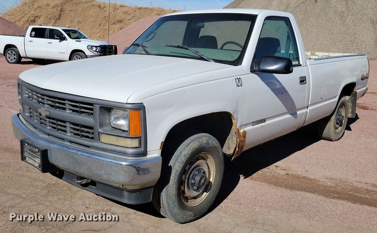 1997 Chevrolet  K1500 pickup truck - NB9857