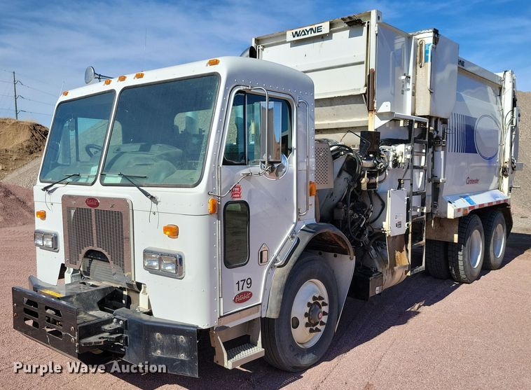 2011 Peterbilt 320 refuse truck - NB9860