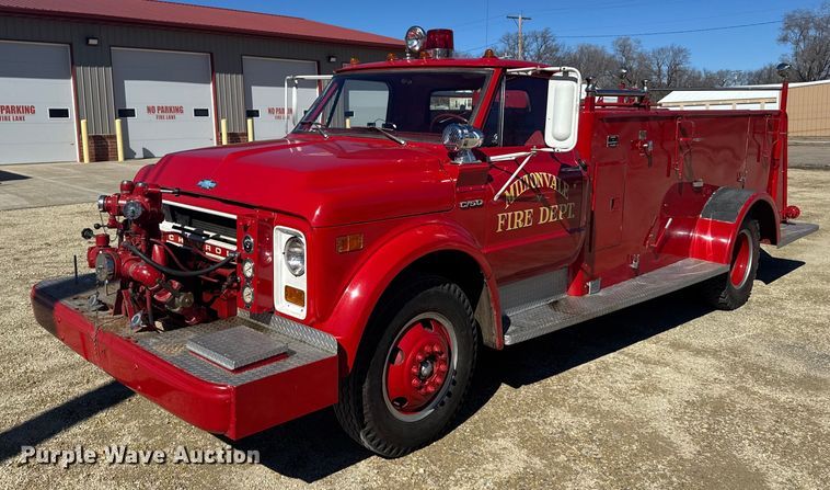 1970 Chevrolet C50 pumper fire truck - NN9635