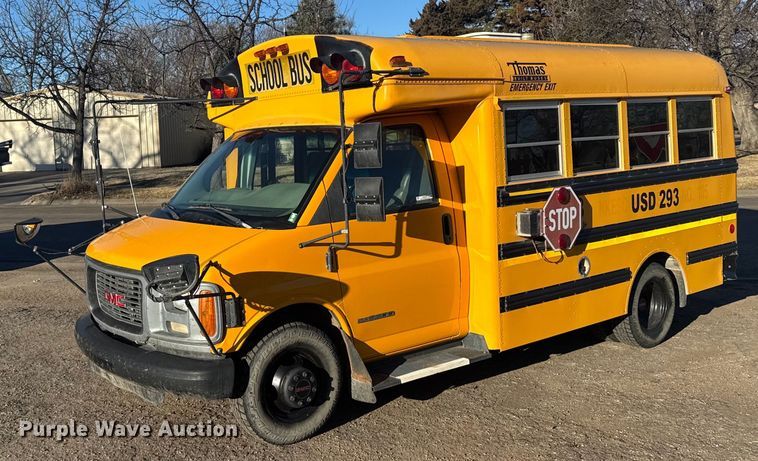 2000 GMC Magnavan school bus - NN9638