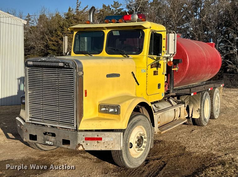 1987 Freightliner FLC water truck - NN9690