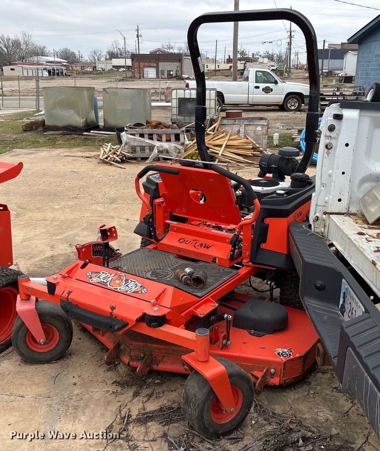 2018 Bad Boy Outlaw XP ZTR lawn mower - OB9412