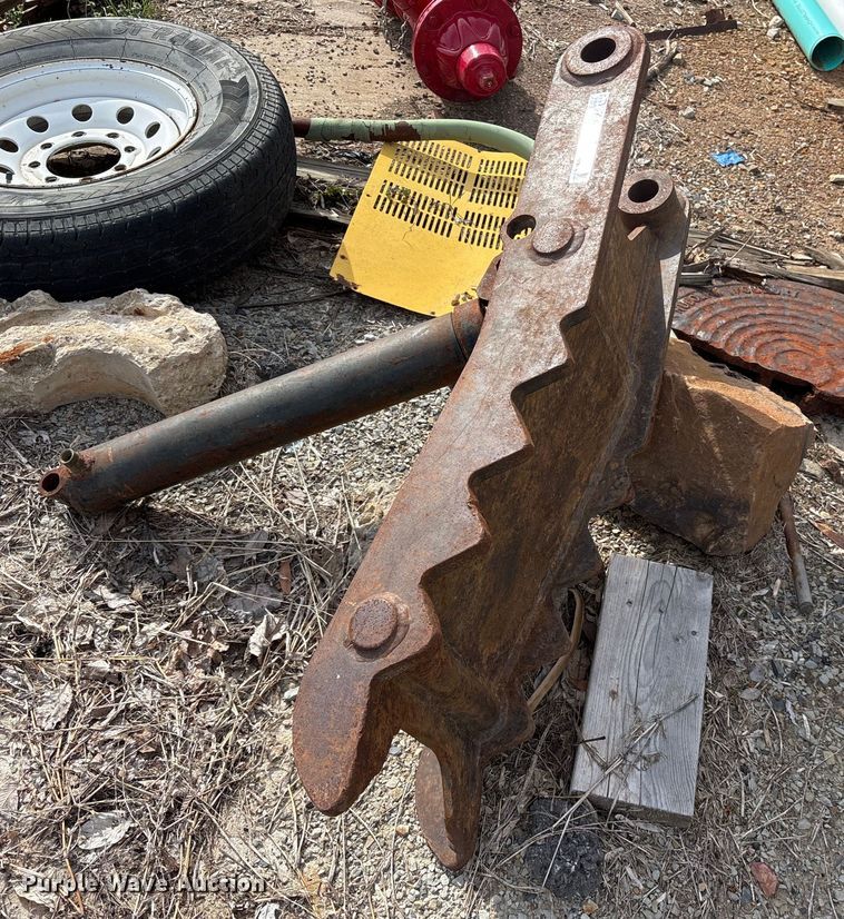 CP 12" W hydraulic backhoe thumb - OB9446