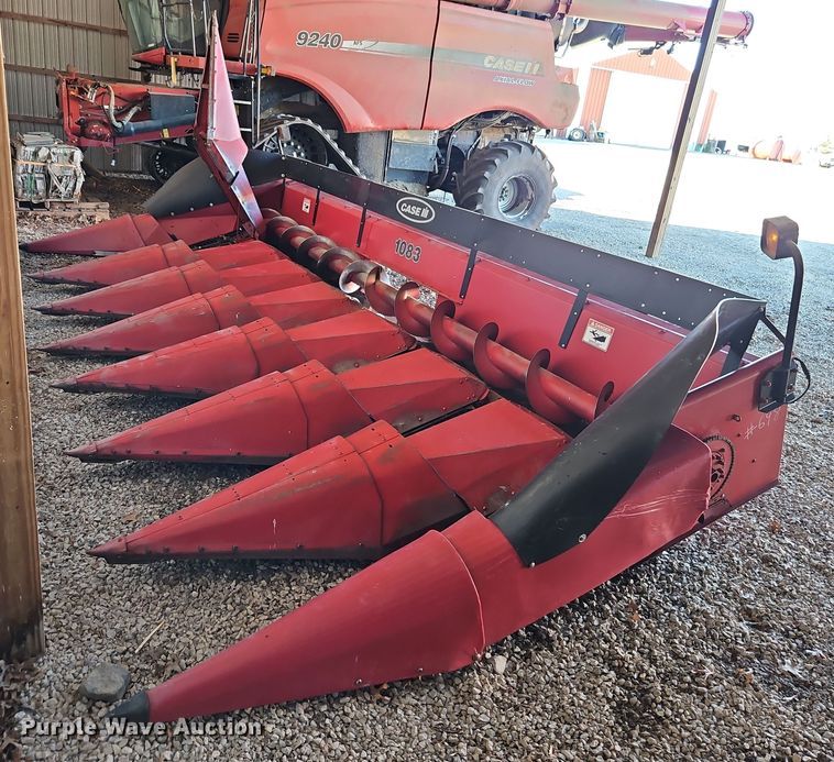 Case 1083 corn head - DT7627