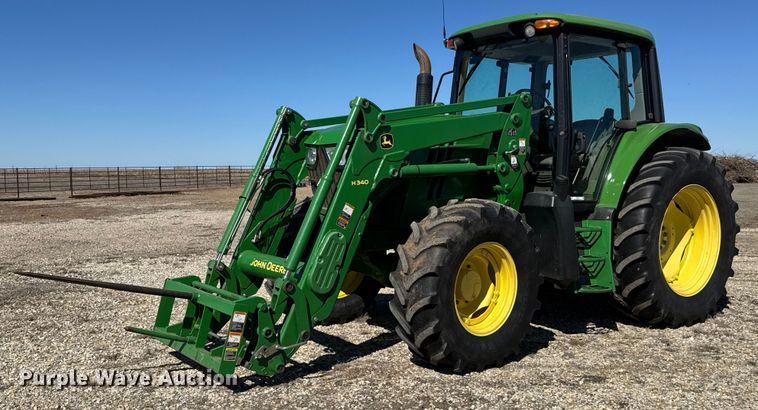 2013 John Deere 6125M MFWD tractor - EQ1127
