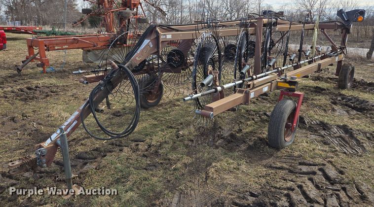 M&W DF-12 hay rake - EQ6710