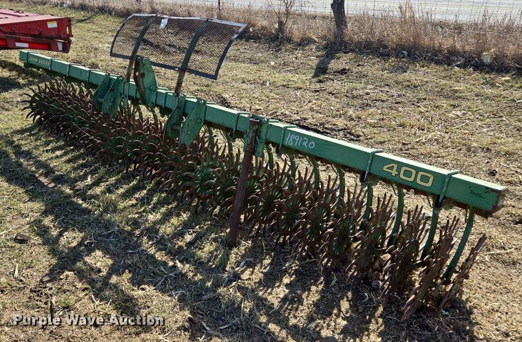 John Deere 400 rotary hoe - EQ6713