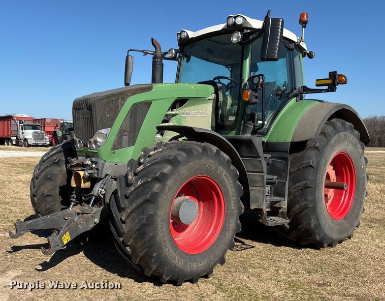 2013 Fendt 828 Vario MFWD tractor - EY9887