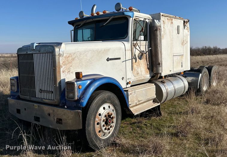 1987 International semi truck - DP6101
