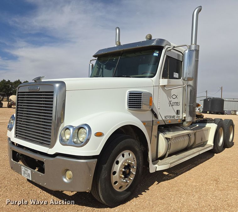 2003 Freightliner Coronado semi truck - DW8553