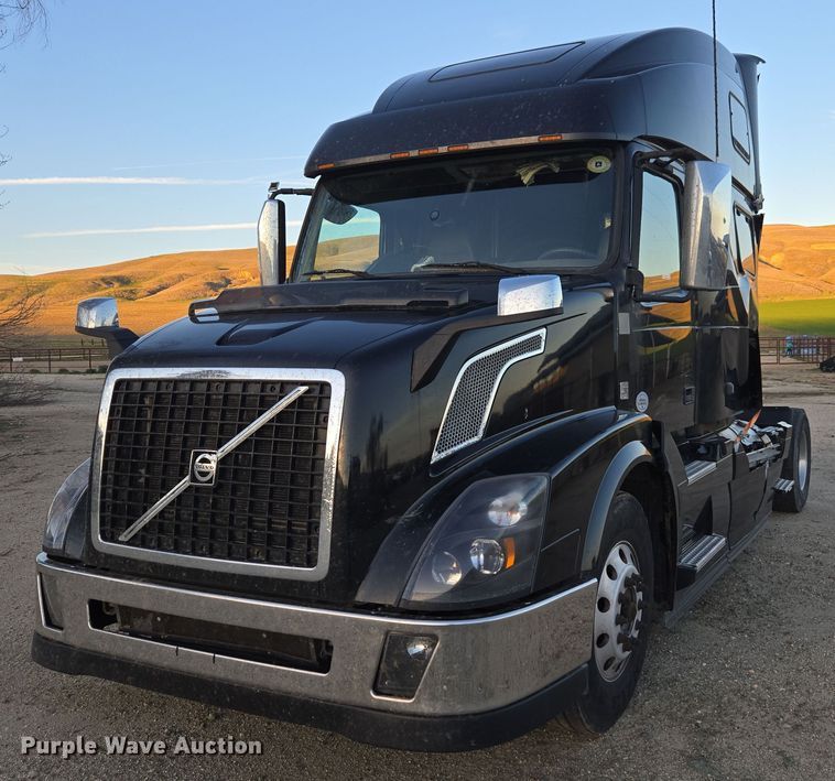 2017 Volvo VNL truck cab and chassis - DY6972