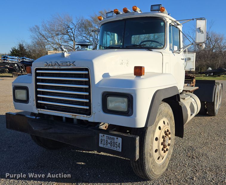 1997 Mack RD688S semi truck - ED2499