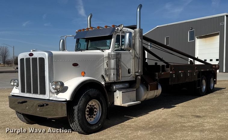 2010 Peterbilt 389 winch truck - EM3584