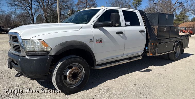 2012 Dodge Ram 5500HD Crew Cab flatbed truck - DM5610