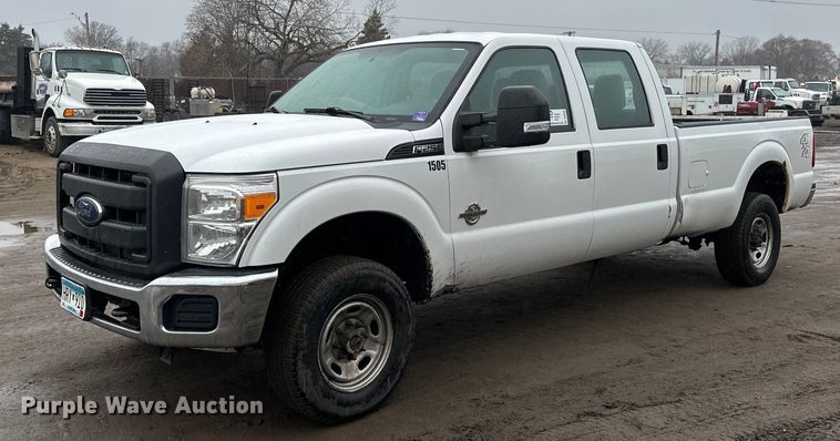 2015 Ford  F250 Super Duty Crew Cab pickup truck - DV0636