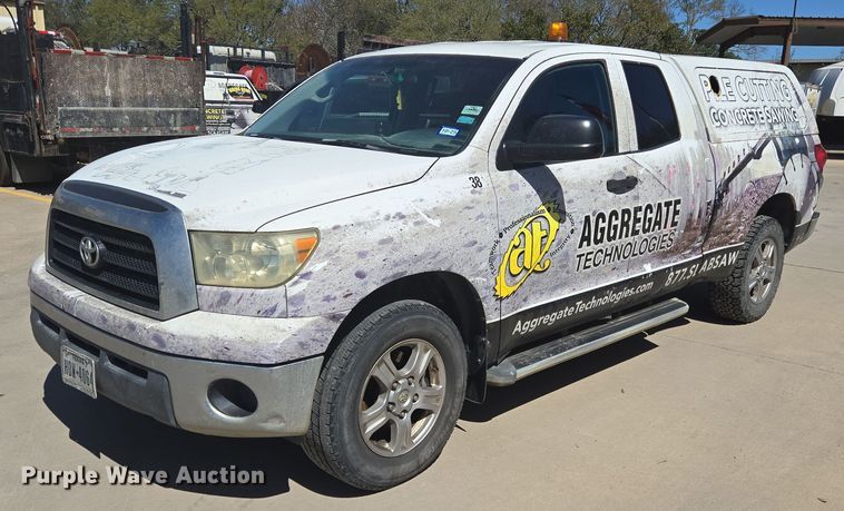 2008 Toyota Tundra Double Cab pickup truck - DV1333