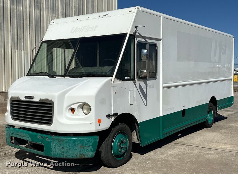 2016 Freightliner MT45 delivery truck - EK0461