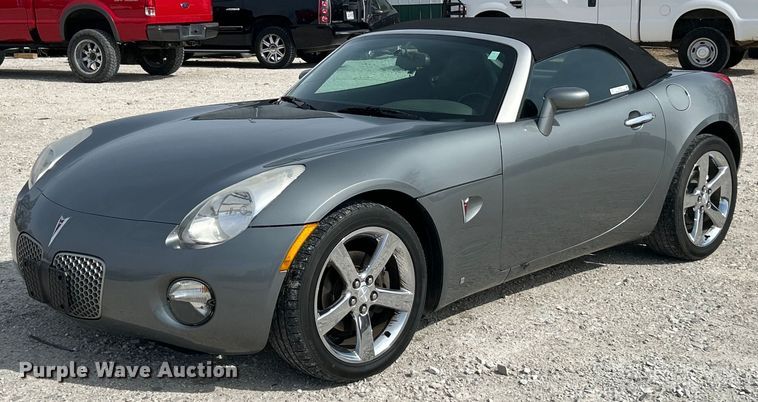 2007 Pontiac Solstice convertible - EK2781