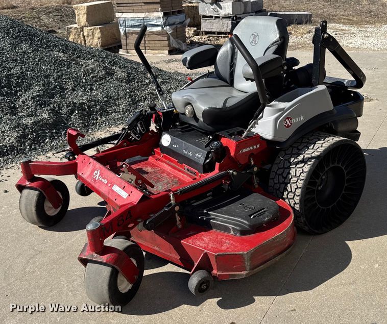 2015 Exmark LZX801GKA60600 ZTR lawn mower - EM3551