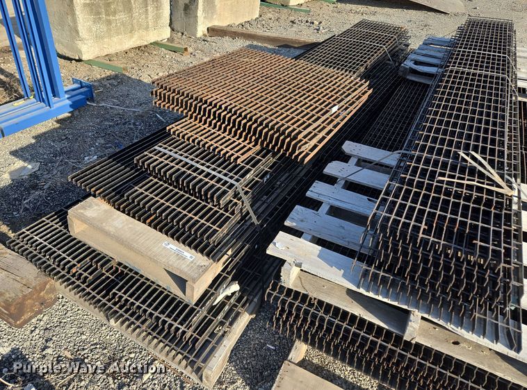 (21) bar grating sheets - EQ6824
