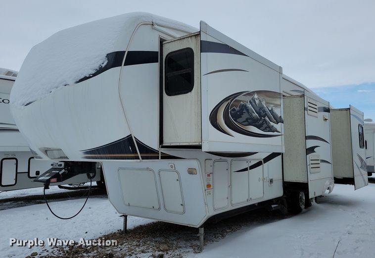 2010 Keystone Montana camper - NB9878