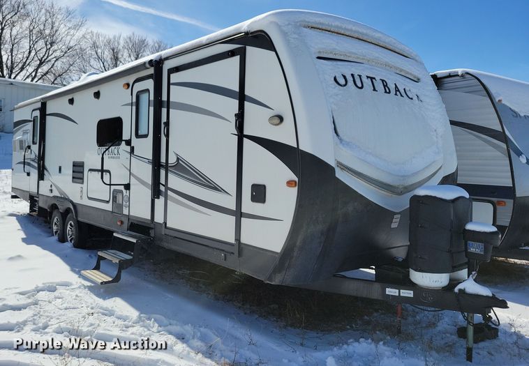 2017 Keystone Outback camper - NB9883