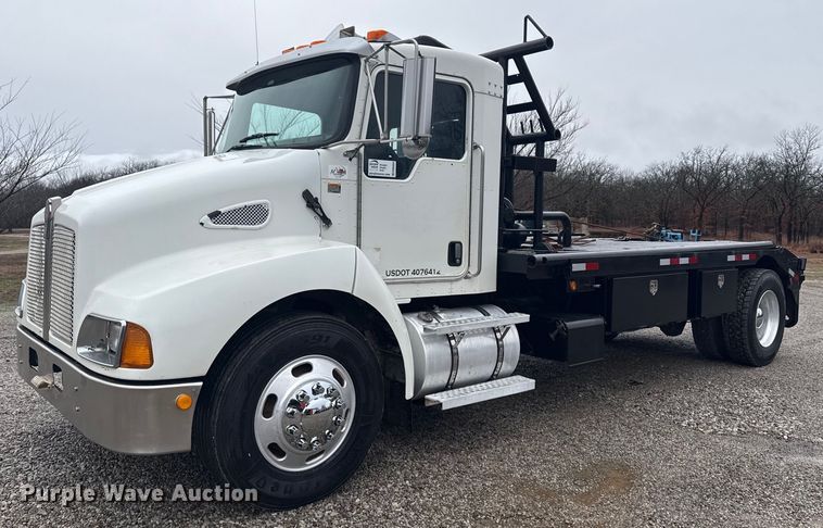 2008 Kenworth T300 winch truck - DM5604