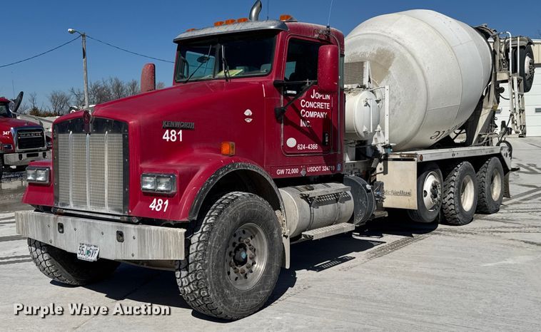 2014 Kenworth W900 ready mix truck - DO0419