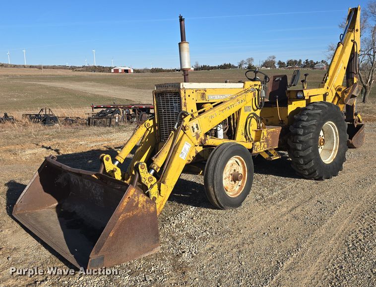 International Harvester 3514 backhoe - DO7845
