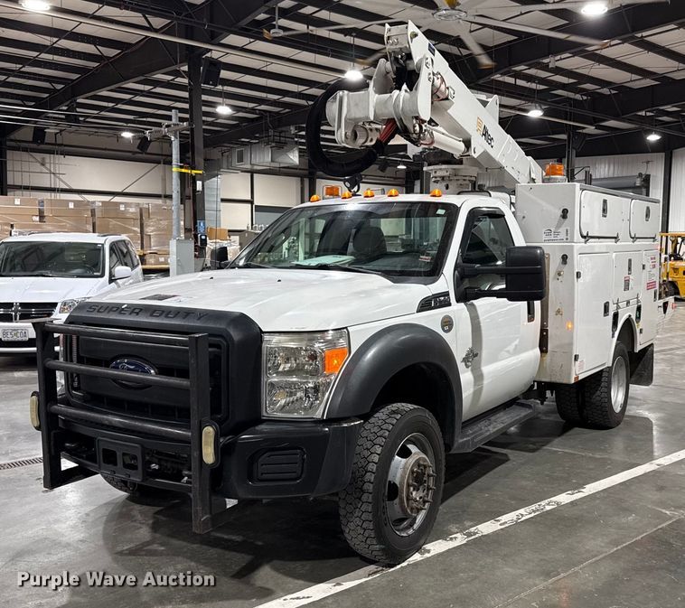 2012 Ford F550 Super Duty bucket truck - DQ6691