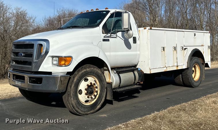 2011 Ford F750 Super Duty utility / service truck - DV0647