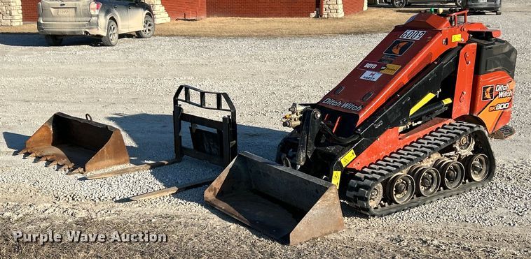 2020 Ditch Witch SK800 compact utility loader - DV1764