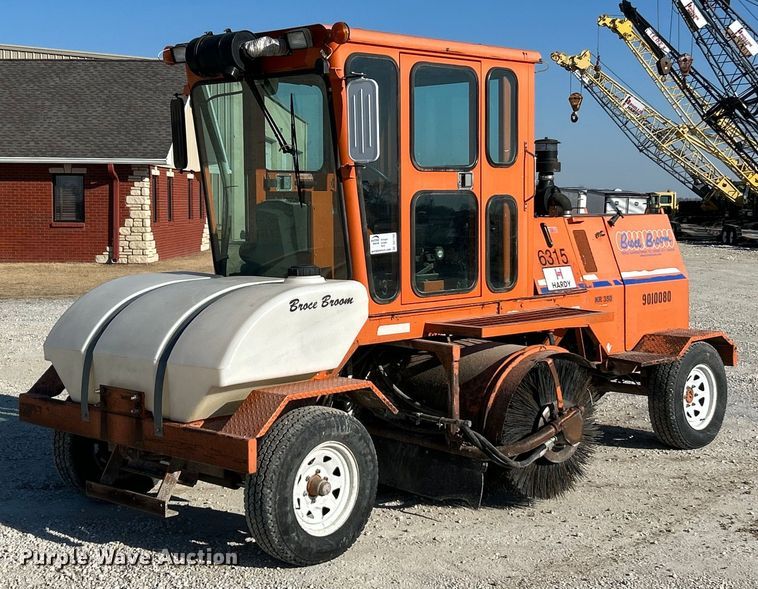 2010 Broce Broom KR350 sweeper - DV1768