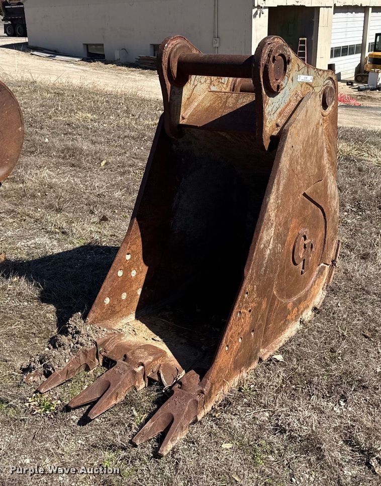 CP 30" W excavator bucket - DZ3987