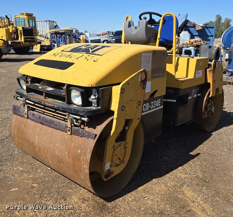 2004 Caterpillar CB-334E double drum vibratory roller - EC0872