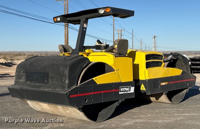 Hypac C784A double drum vibratory roller - ED5568