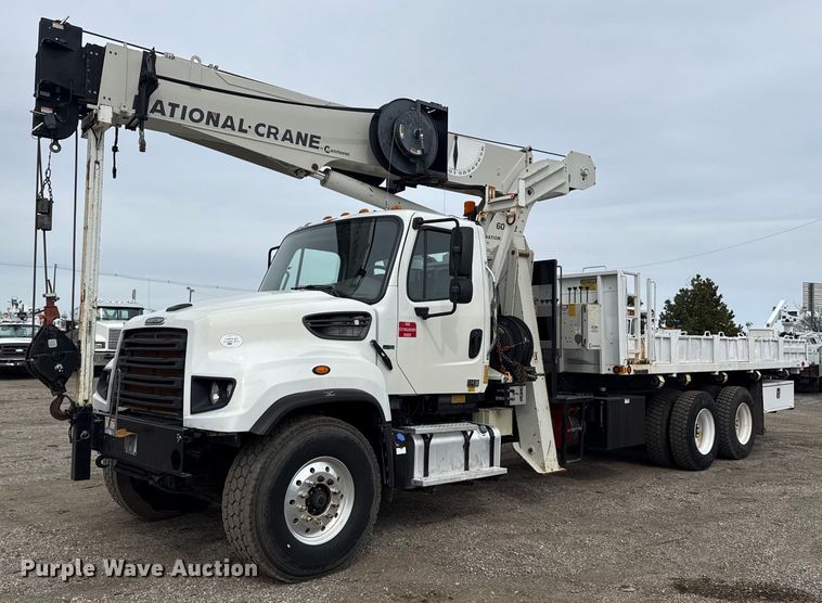 2012 Freightliner 114SD crane truck - EG2613