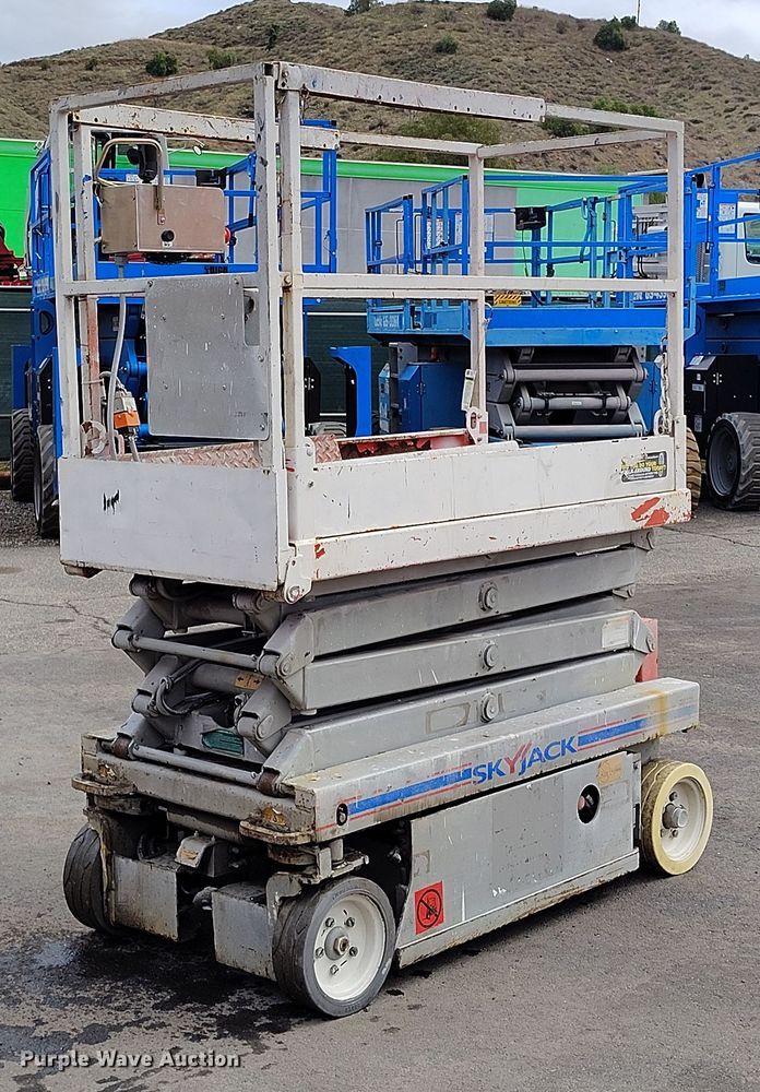 2006 Skyjack SJIII-3219 scissor lift - EH0187