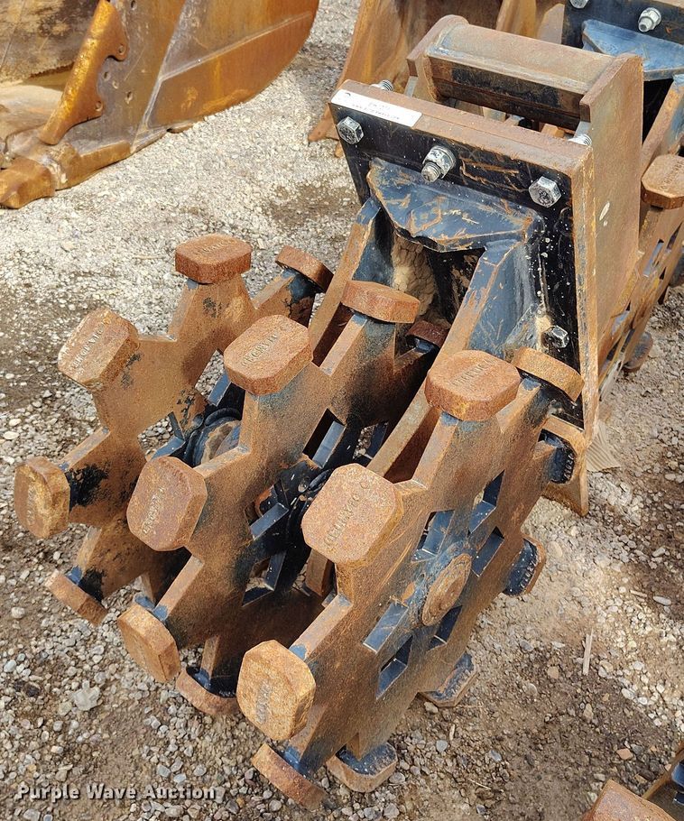 Caterpillar 22" W compaction wheel - EH0201