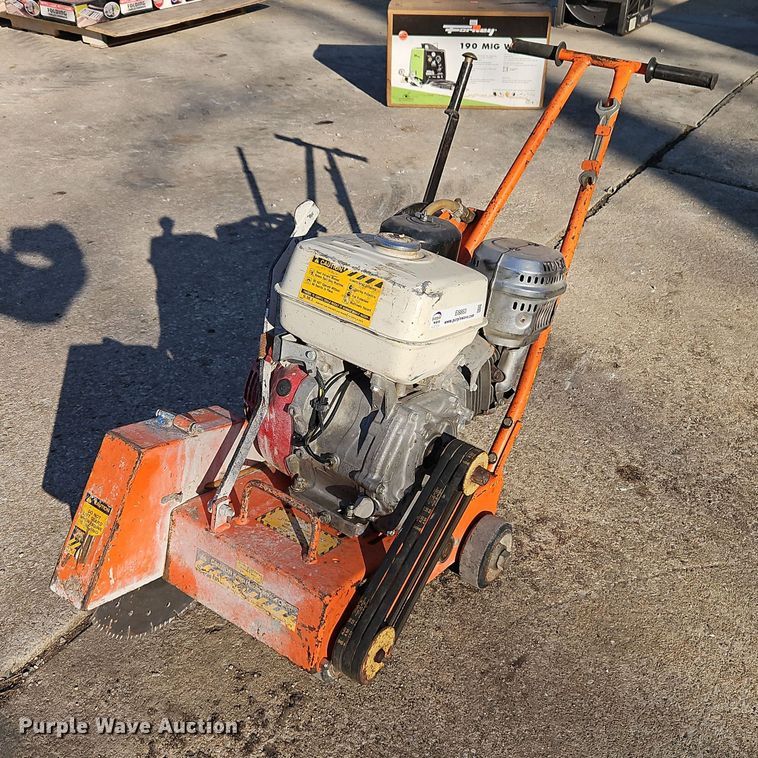 Norton C-115 Walk behind Concrete Saw - EI8863