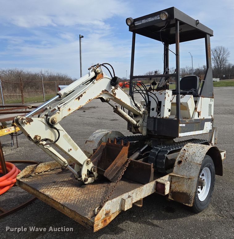 Nissan N-06SS mini excavator - EM6006