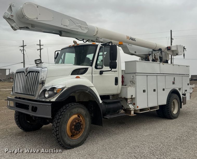 2008 International WorkStar 7300 bucket truck - EQ1218