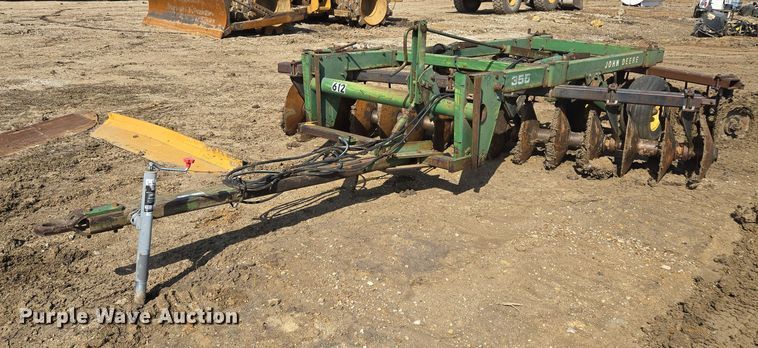 John Deere  355 off-set disk - EQ6752