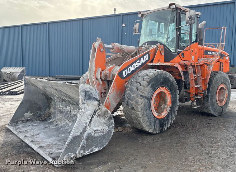 Doosan DL300-3 wheel loader - OB9452