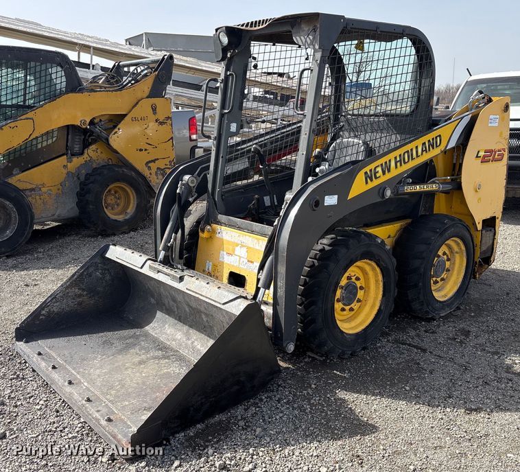 2015 New Holland L213 skid steer loader - OB9455