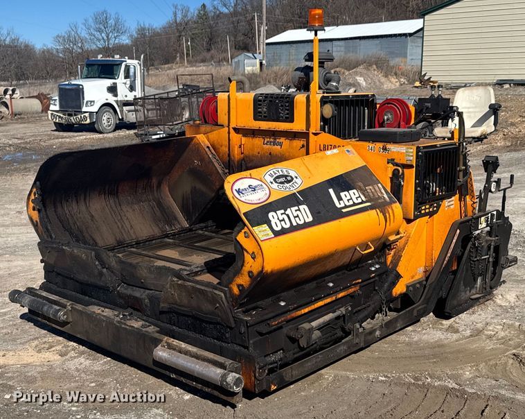 2017 LeeBoy 8515D paver - DO0433