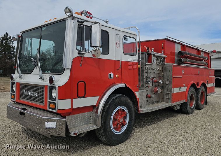1983 Mack MC686FCS pumper fire truck - DO7857