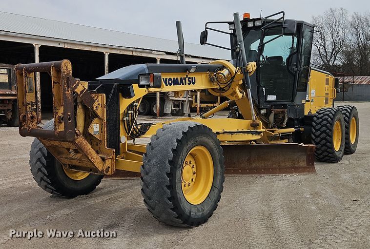 2011 Komatsu GD655-5 motor grader - DT7662