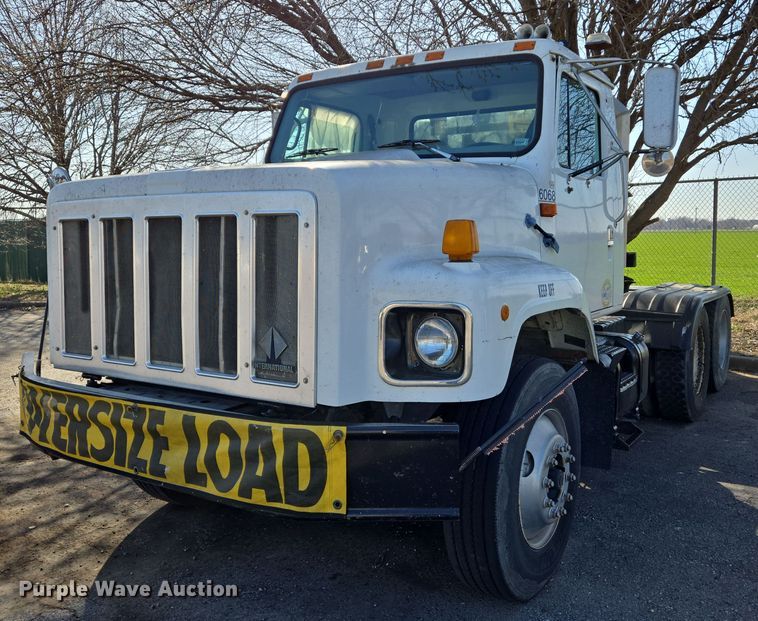 1999 International 2674 semi truck - EJ7359